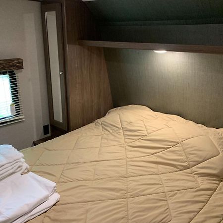 Golden Riverfront Campground Hotel Екстериор снимка