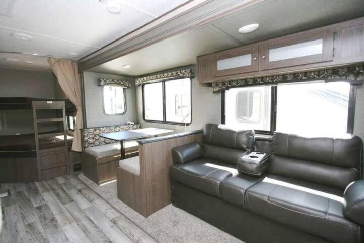 Golden Riverfront Campground Hotel Екстериор снимка