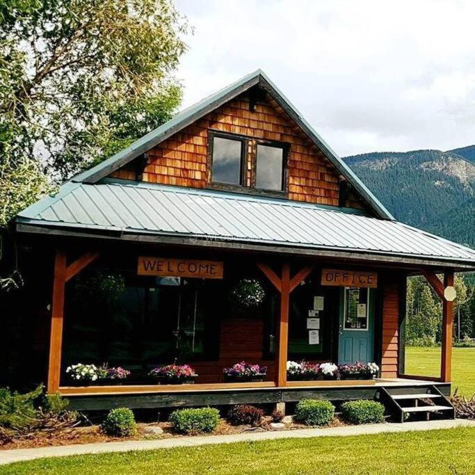 Golden Riverfront Campground Hotel Екстериор снимка